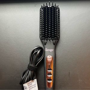 L’ange Le Vite straightening brush. Black and rose gold.